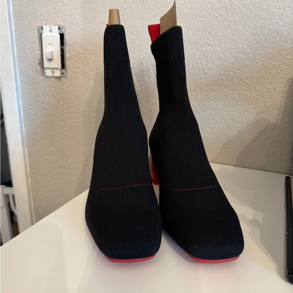 Vivaia boots size US 7.5/8M EUR 38.5